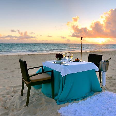 Occidental Punta Cana Exterior foto Sunset dinner at the beach