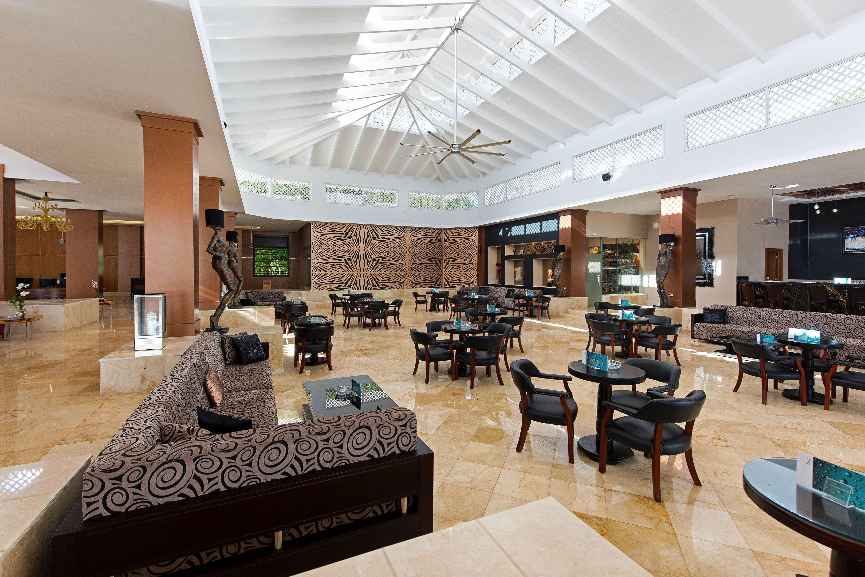 Occidental Punta Cana Exterior foto The lobby of the hotel