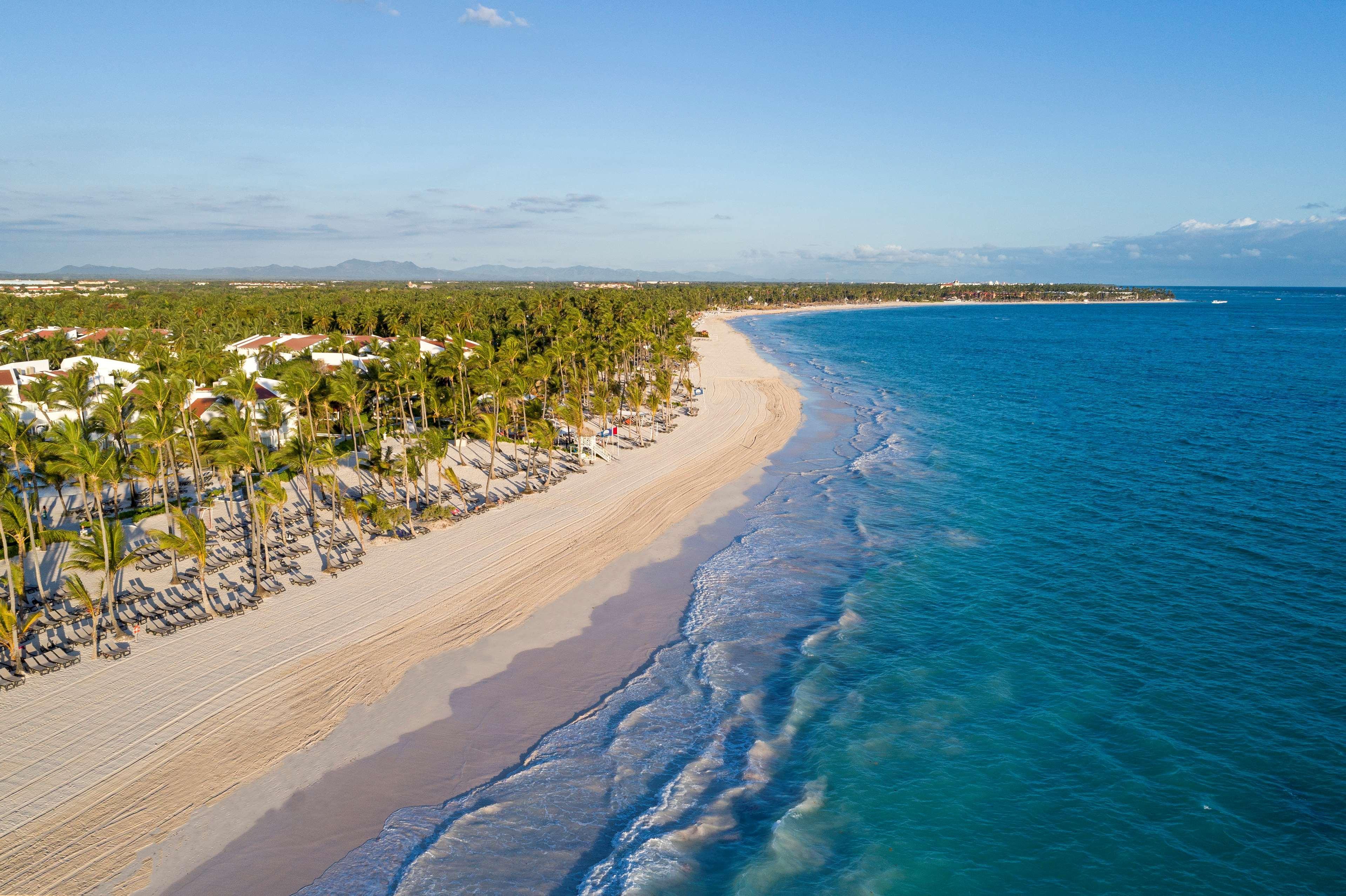 Occidental Punta Cana Exterior foto Aerial view of the beach